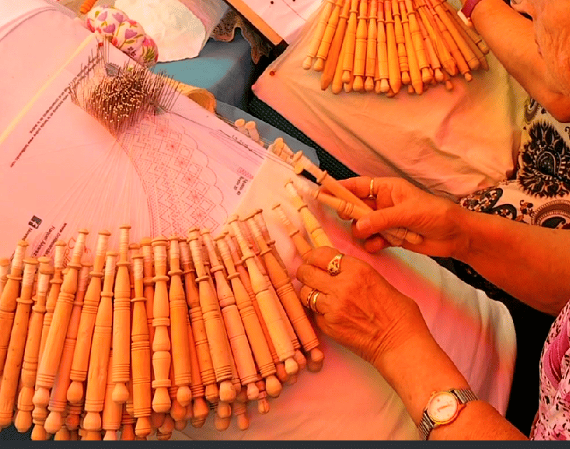 Encajes de bolillos en Pinofranqueado